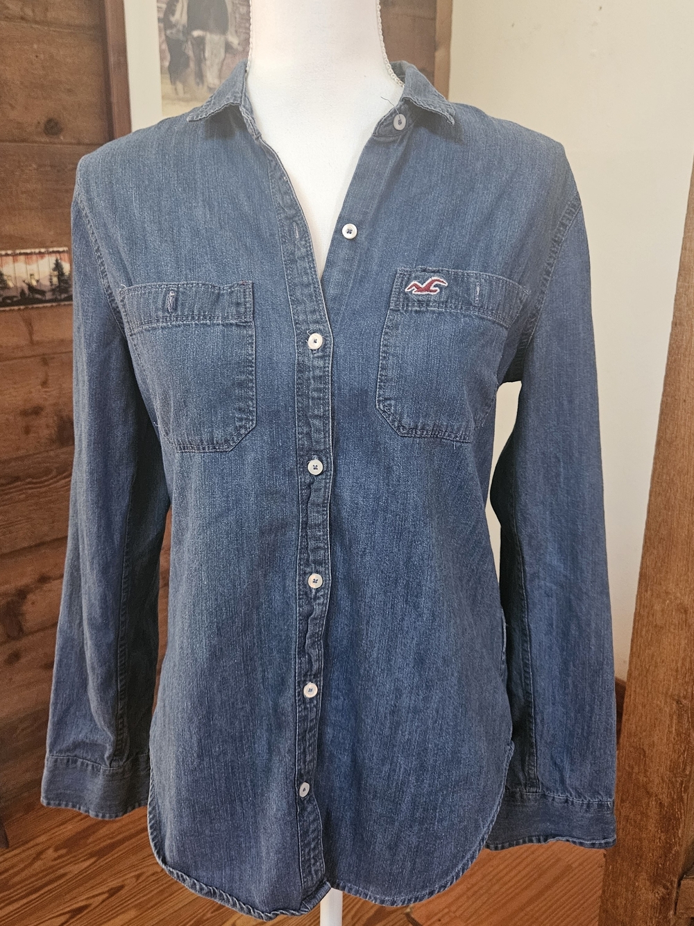 Hollister Denim Button-Up Shirt in Medium Wash